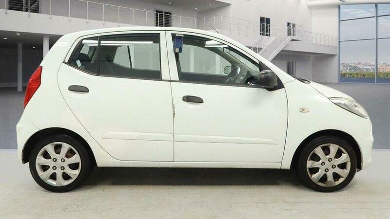 Used Hyundai i10 2011 for sale - 77384908: Photo 4