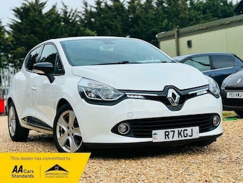 Used Renault Clio 2015 for sale - 75911843: Photo