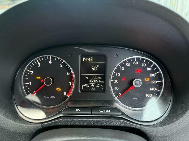 Used Volkswagen Polo 2011 for sale - 77564129: Photo 24