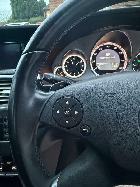 Used Mercedes-Benz E Class 2011 for sale - 76596071: Photo 21