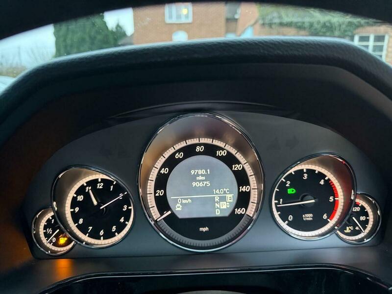 Used Mercedes-Benz E Class 2011 for sale - 76596071: Photo 26