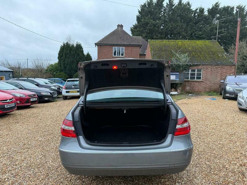 Used Mercedes-Benz E Class 2011 for sale - 76596071: Photo 27