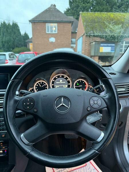 Used Mercedes-Benz E Class 2011 for sale - 76596071: Photo 29