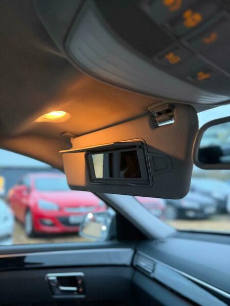 Used Mercedes-Benz E Class 2011 for sale - 76596071: Photo 31