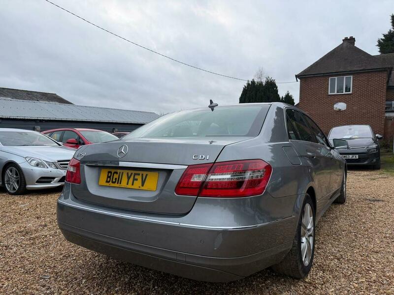 Used Mercedes-Benz E Class 2011 for sale - 76596071: Photo 33