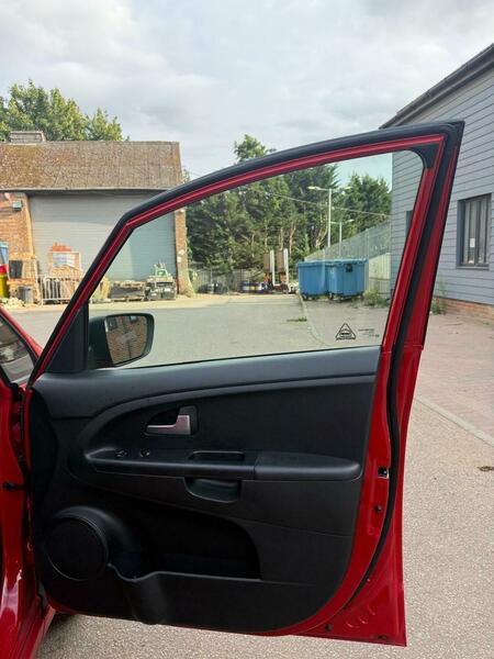 Used Kia Venga 2010 for sale - 75445023: Photo 32