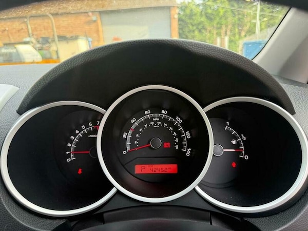 Used Kia Venga 2010 for sale - 75445023: Photo 34