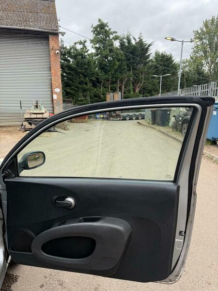 Used Nissan Micra 2004 for sale - 76596055: Photo 32