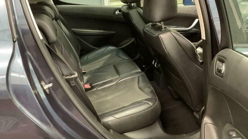 Used Peugeot 308 2013 for sale - 77020522: Photo 10