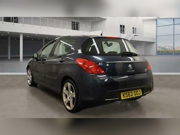 Used Peugeot 308 2013 for sale - 77020522: Photo