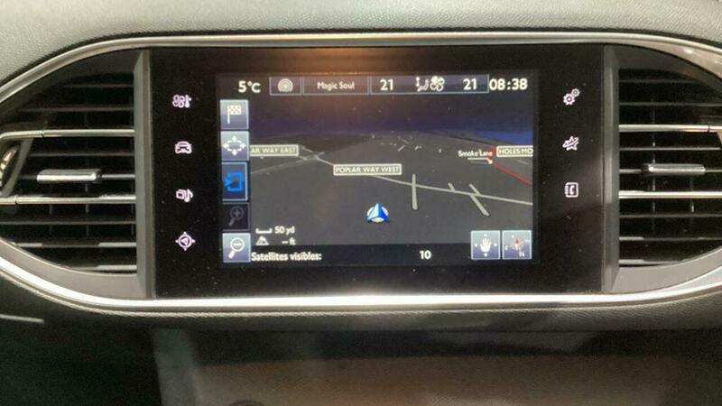 Used Peugeot 308 2016 for sale - 77384909: Photo 14