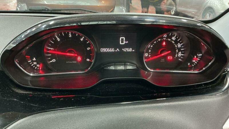 Used Peugeot 208 2013 for sale - 76559714: Photo 12