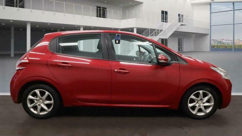 Used Peugeot 208 2013 for sale - 76559714: Photo 6