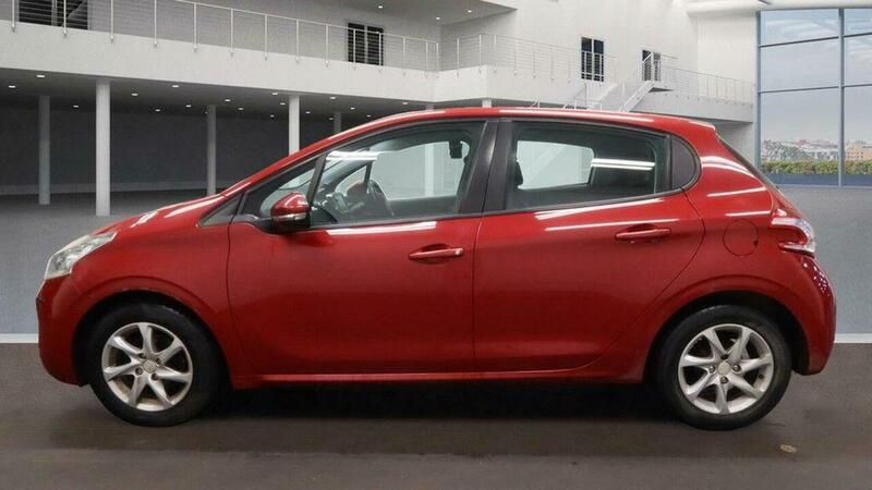 Used Peugeot 208 2013 for sale - 76559714: Photo 7