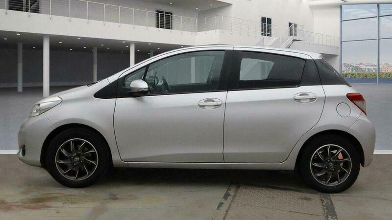 Used Toyota Yaris 2012 for sale - 77564128: Photo 7
