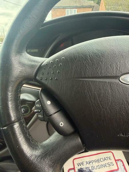 Used Ford Focus 2000 for sale - 77007825: Photo 30