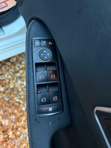 Used Mercedes-Benz E Class 2010 for sale - 76751519: Photo 20