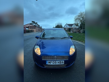 Used Fiat Grande Punto 2009 for sale - 76761896: Photo