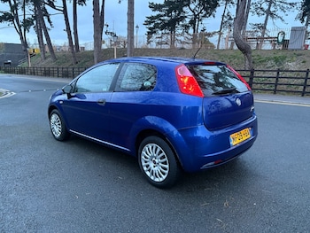 Used Fiat Grande Punto 2009 for sale - 76761896: Photo