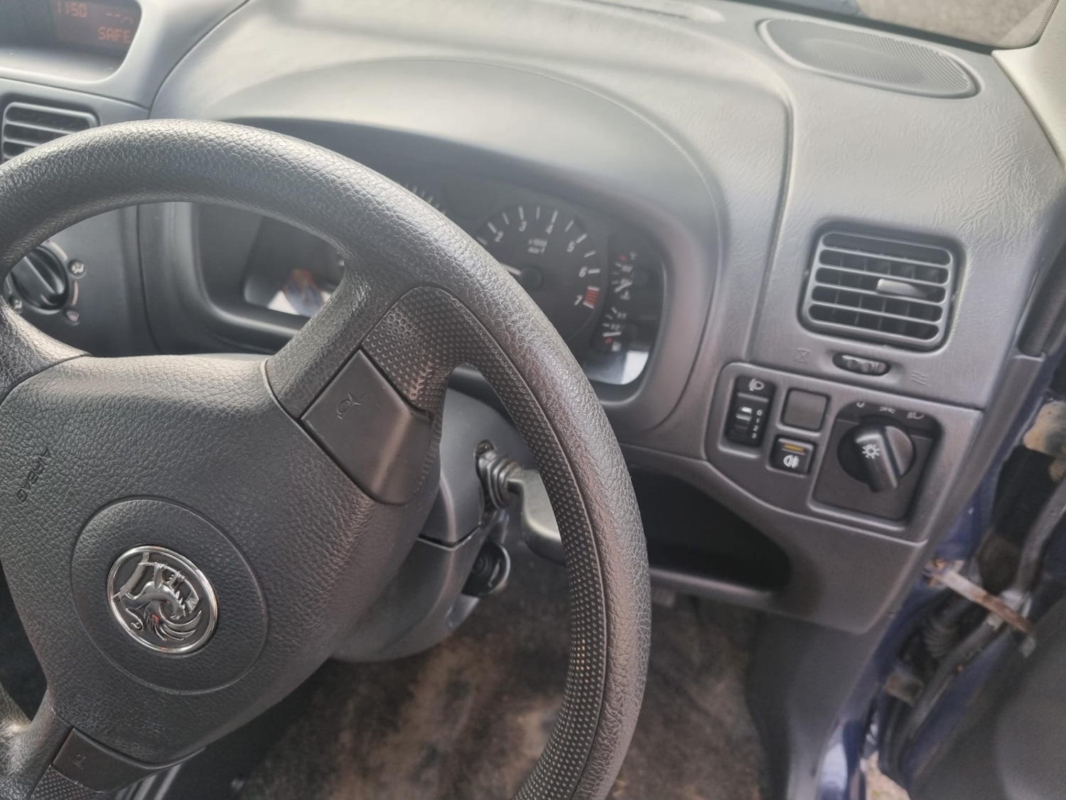 Used Vauxhall Agila 2004 for sale - 77094240: Photo 3