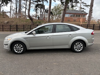 2011 (60) - 2.0 TDCi 140 Zetec 5dr