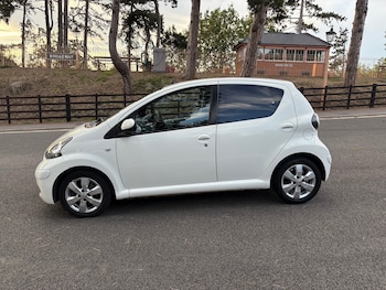 2011 (11) - 1.0 VVT-i Go 5dr