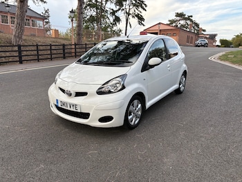 Used Toyota AYGO 2011 for sale - 75856464: Photo