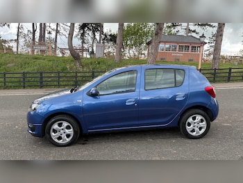 Used Dacia Sandero 2015 for sale - 78612377: Photo