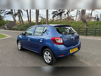 Used Dacia Sandero 2015 for sale - 78612377: Photo