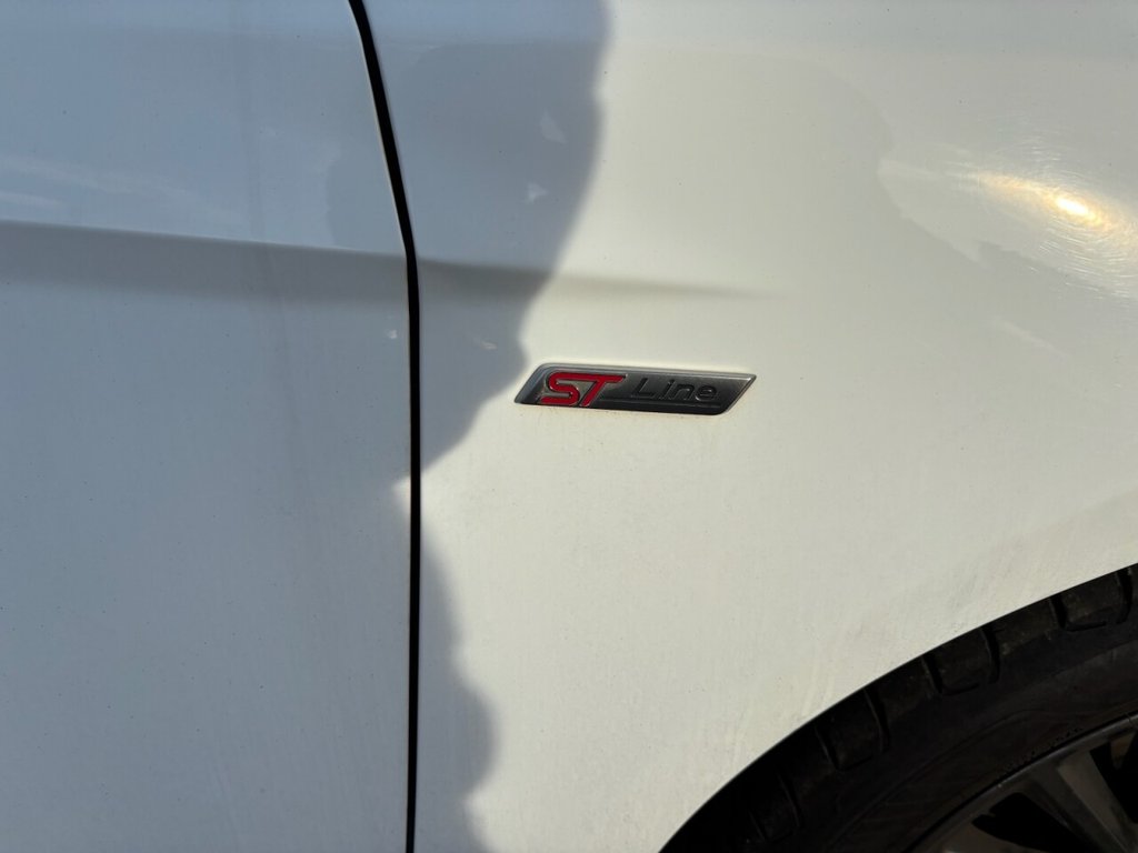 Used Ford Focus 2017 for sale - 76147717: Photo 2