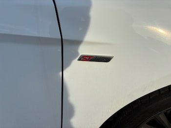 Used Ford Focus 2017 for sale - 76147717: Photo 2