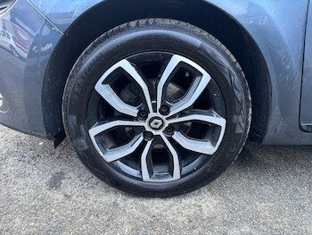 Used Renault Clio 2018 for sale - 77369970: Photo