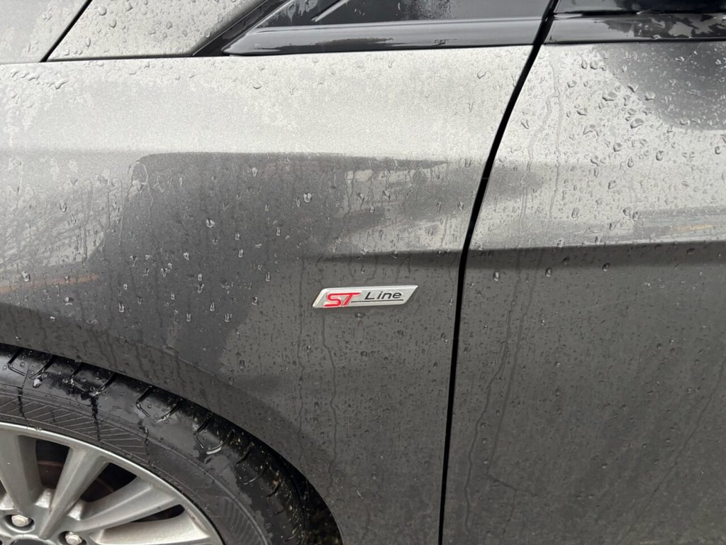 Used Ford Focus 2018 for sale - 76985938: Photo 2