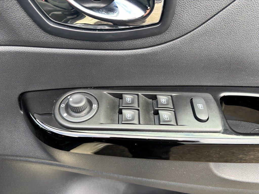 Used Renault Captur 2016 for sale - 76345823: Photo 13