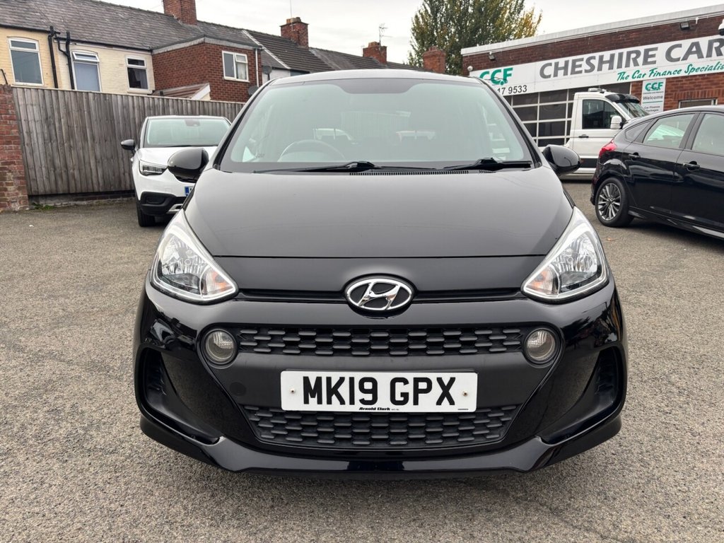 Used Hyundai i10 2019 for sale - 76105932: Photo 2