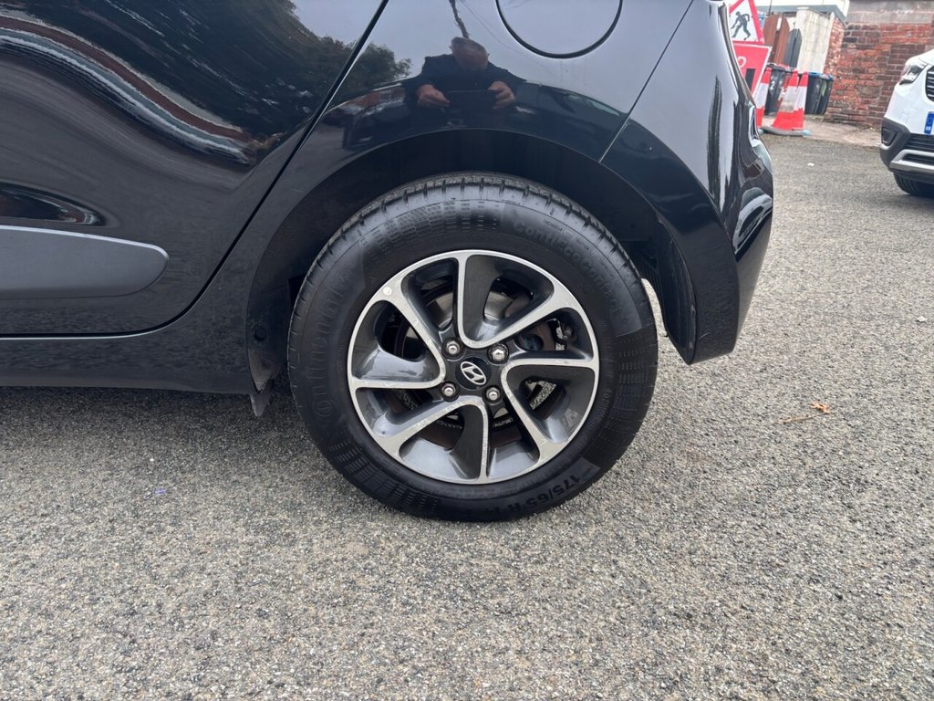 Used Hyundai i10 2019 for sale - 76105932: Photo 3