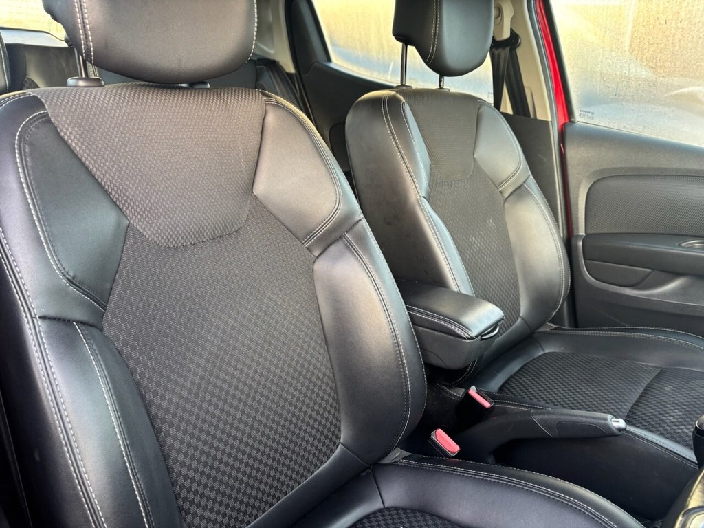 Used Renault Clio 2017 for sale - 76909774: Photo 12