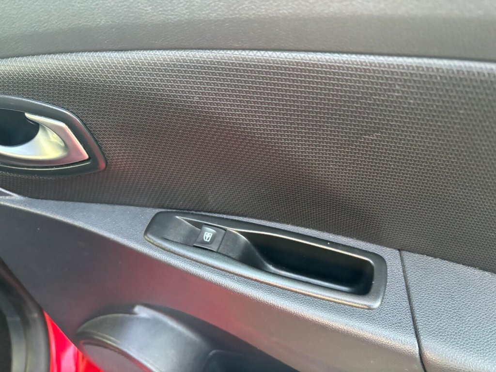 Used Renault Clio 2017 for sale - 76909774: Photo 8