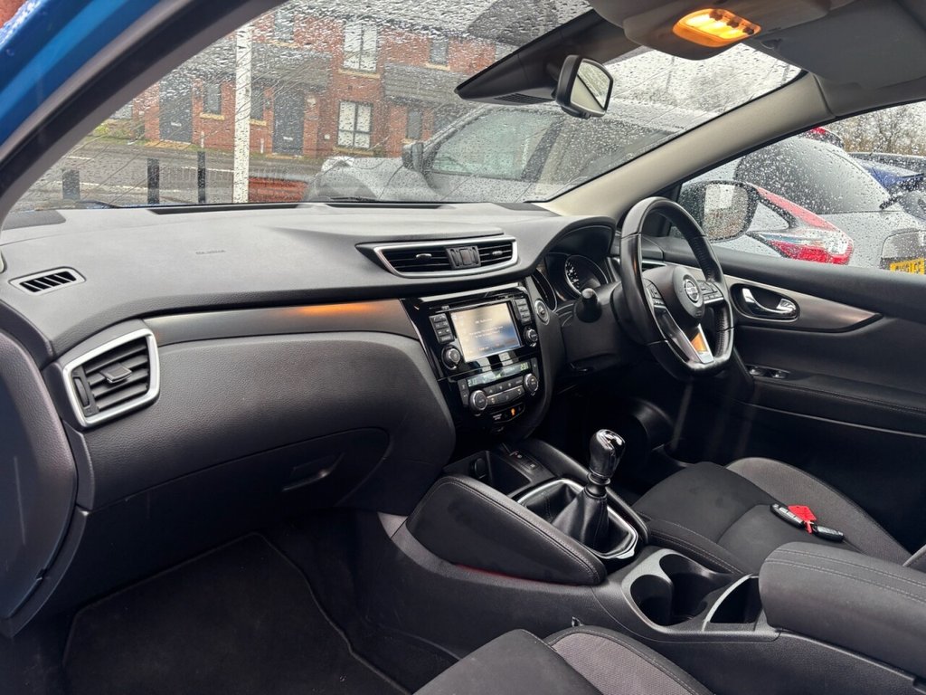 Used Nissan Qashqai 2017 for sale - 76950724: Photo 2