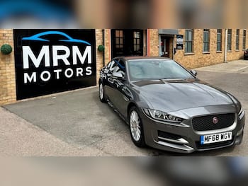 Used Jaguar XE 2018 for sale - 79666867: Photo