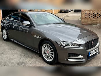 Used Jaguar XE 2018 for sale - 79666867: Photo