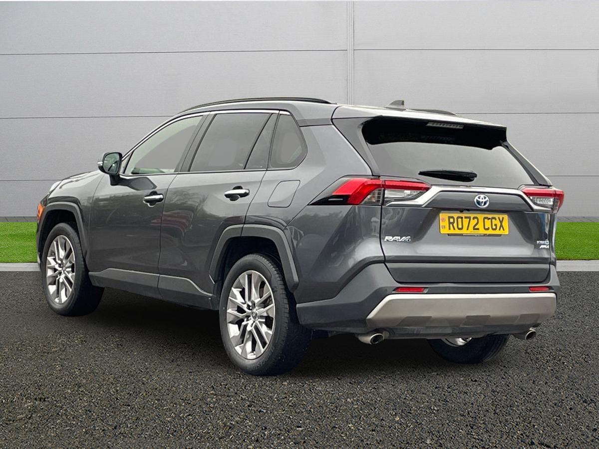 Used Toyota RAV4 2022 for sale - 76996601: Photo 5