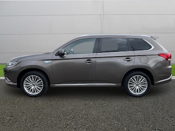Used Mitsubishi Outlander 2020 for sale - 78137052: Photo