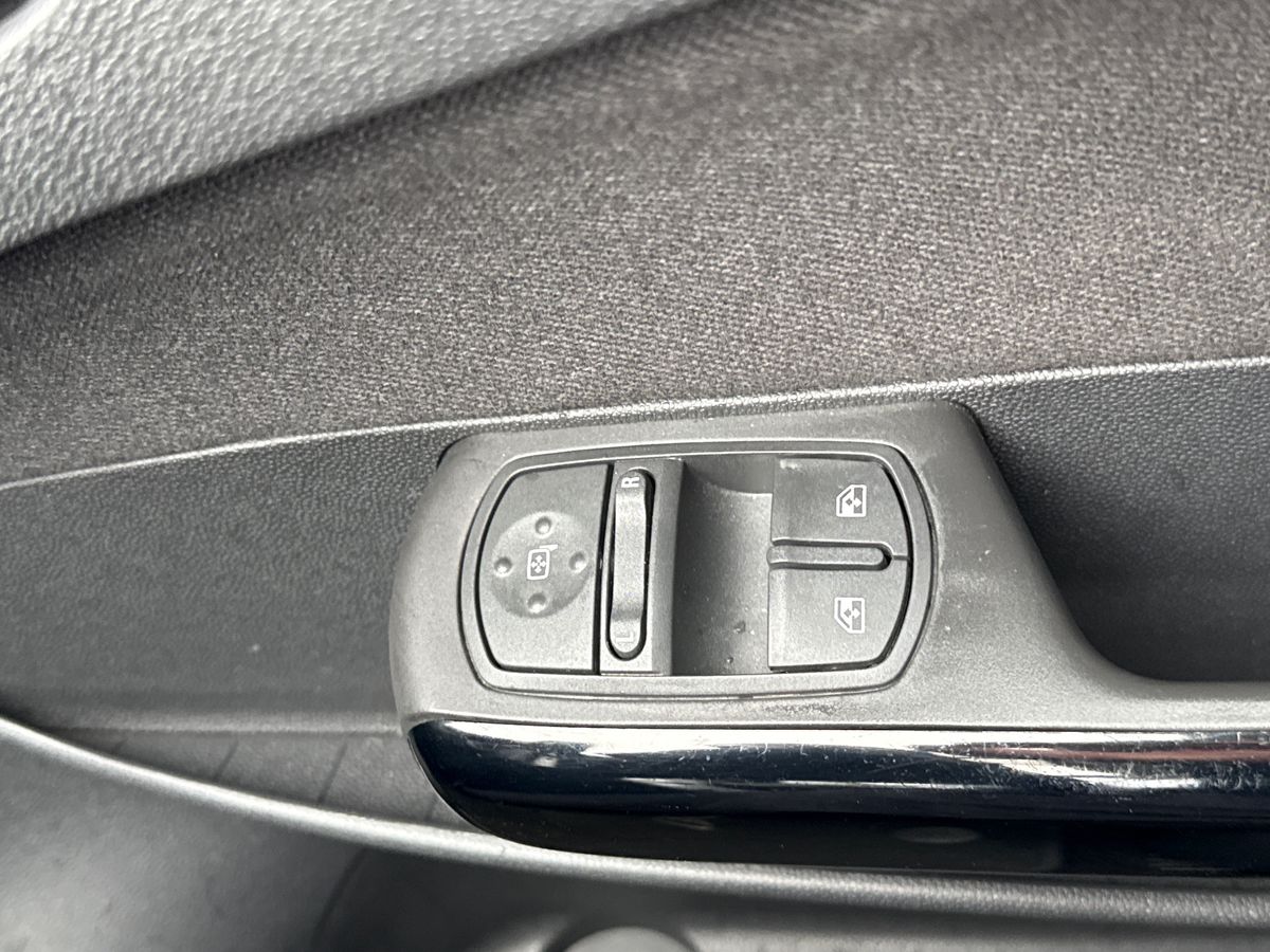 Used Vauxhall Corsa 2013 for sale - 77293380: Photo 20