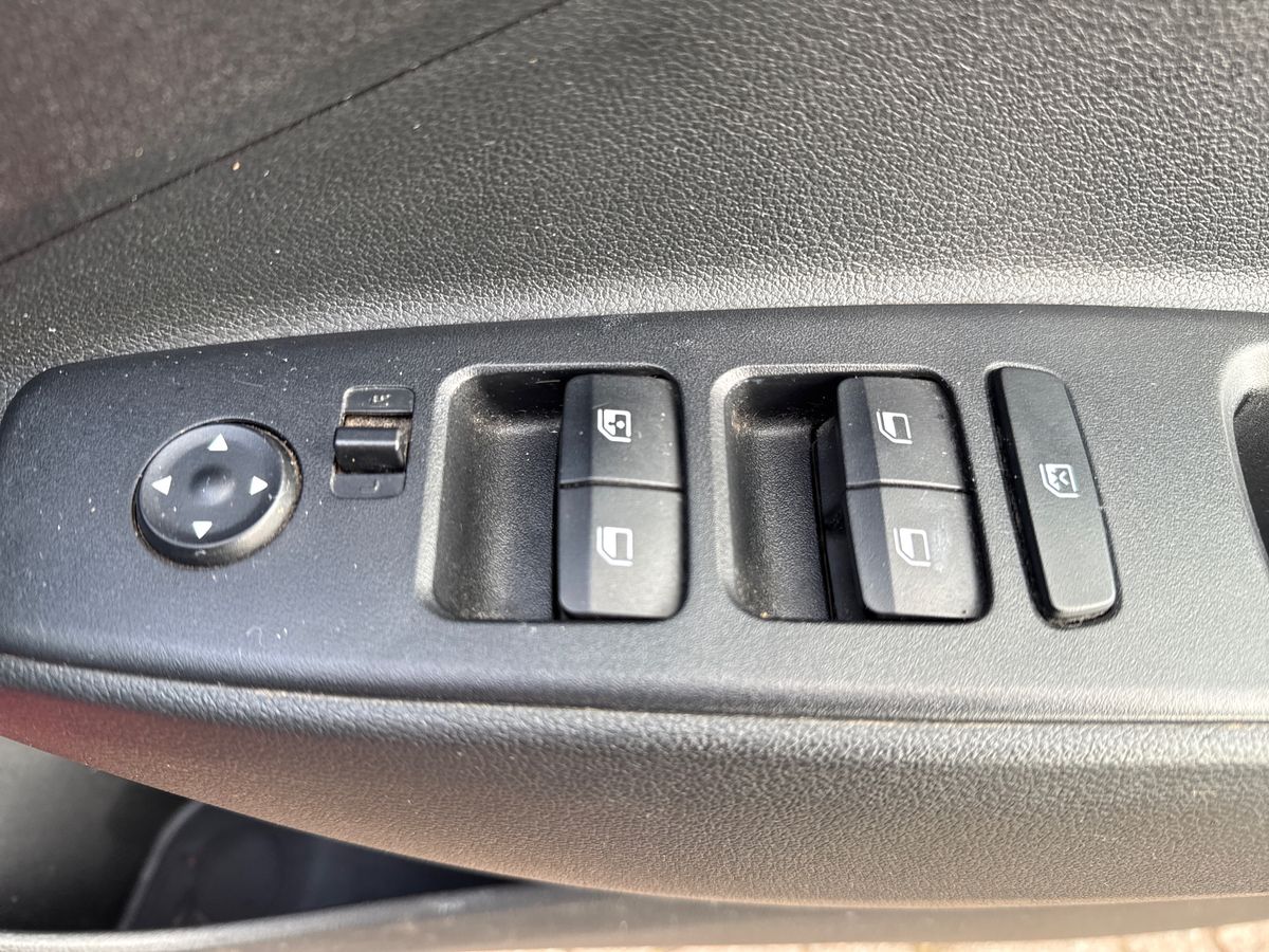 Used Hyundai i10 2021 for sale - 77373022: Photo 20