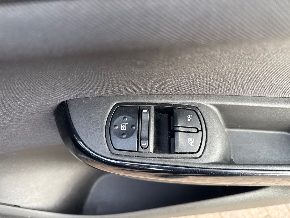 Used Vauxhall Corsa 2016 for sale - 77673851: Photo 20