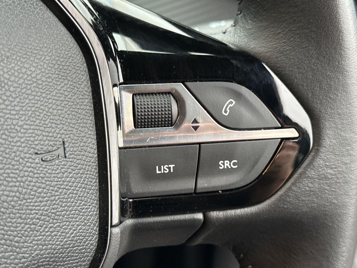 Used Peugeot 2008 2022 for sale - 77232230: Photo 17