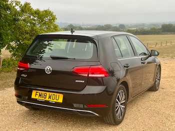 Used Volkswagen Golf 2018 for sale - 75704364: Photo