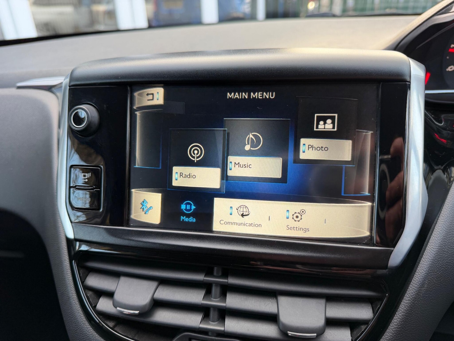 Used Peugeot 208 2014 for sale - 76957468: Photo 10