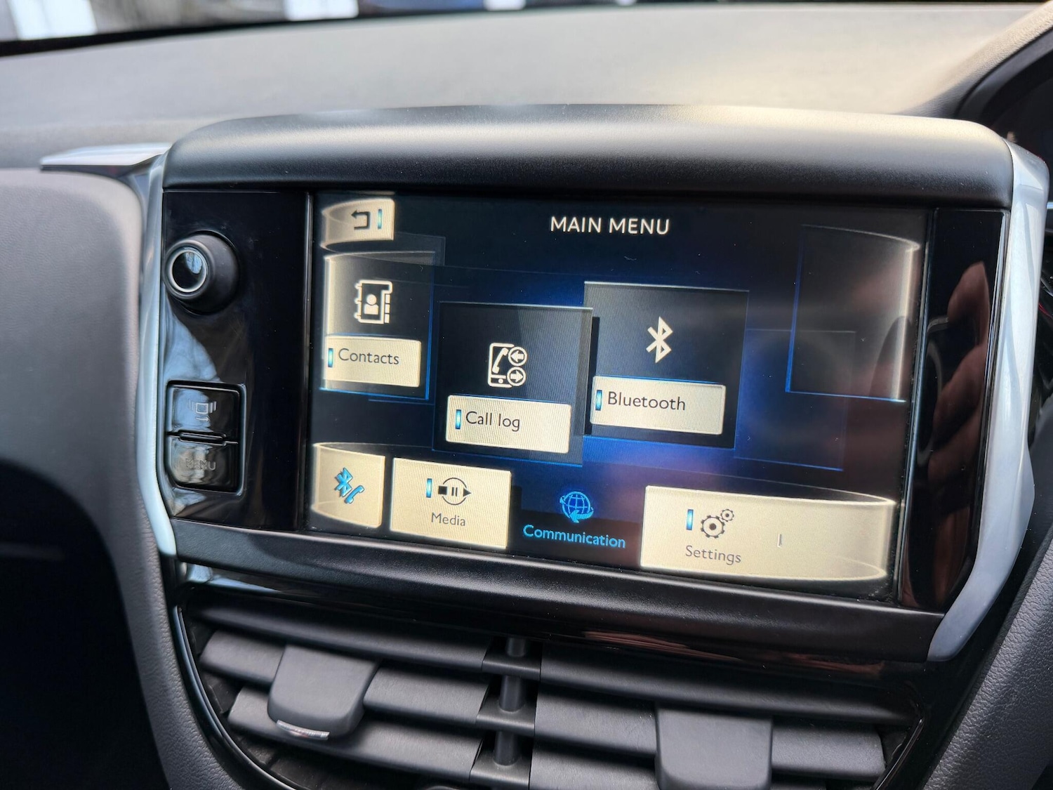 Used Peugeot 208 2014 for sale - 76957468: Photo 11